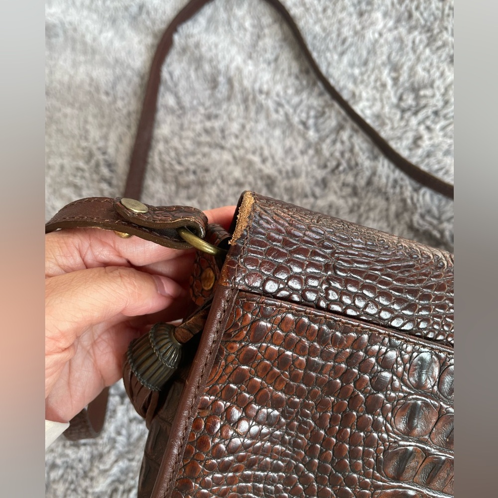 Brahmin crossbody crocodile leather crossbody bag with tassel - Picture 5 of 6